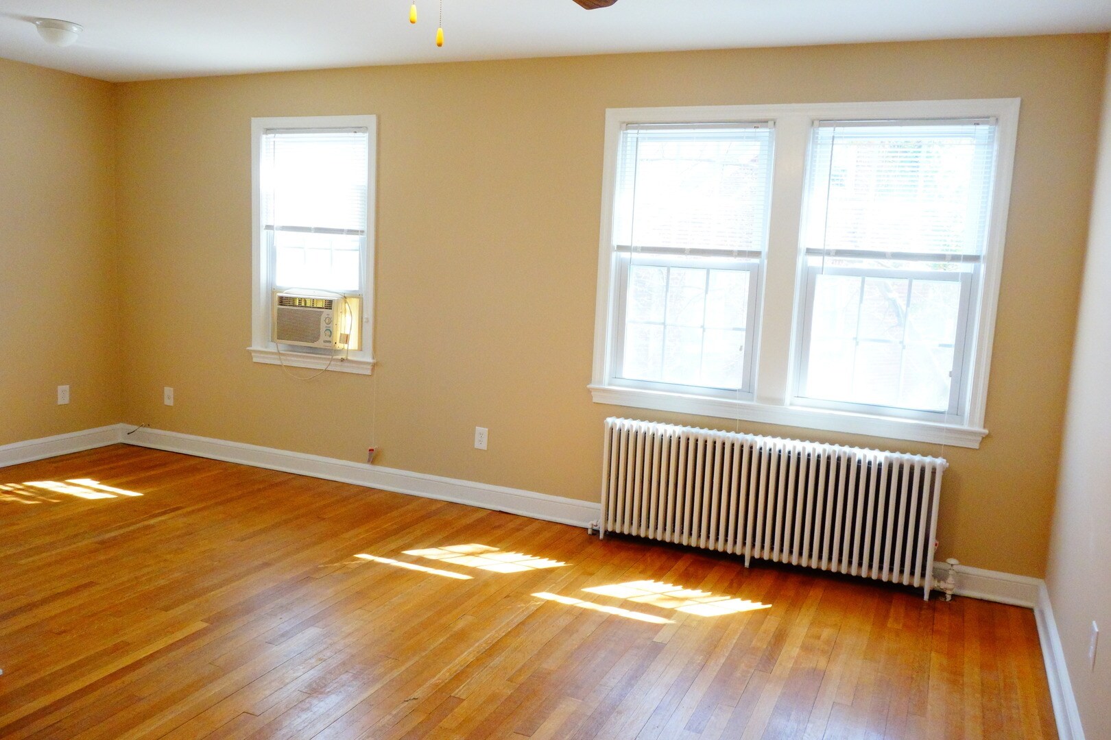 Building Photo - 816 Greenwood Cir