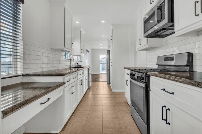 Building Photo - 4818 138th St