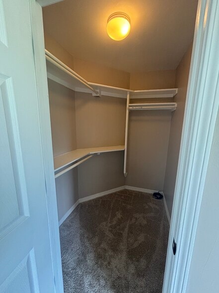 Building Photo - 7432 San Ramon Dr