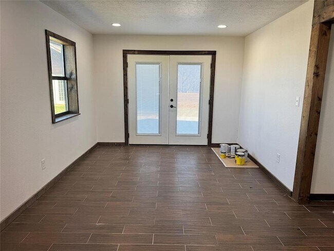 Building Photo - 353112 E 860 Rd