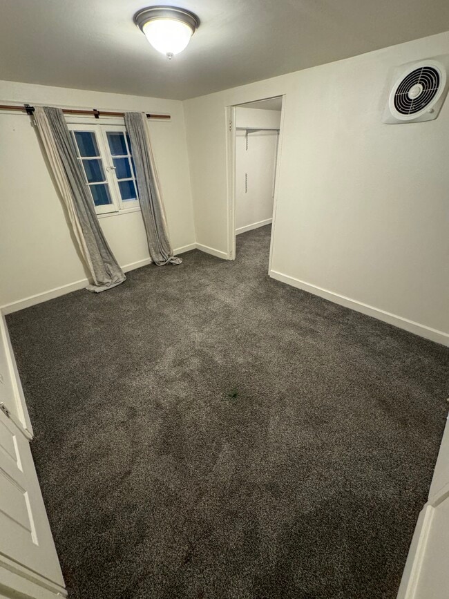 Building Photo - 654 1/2 N 100 E