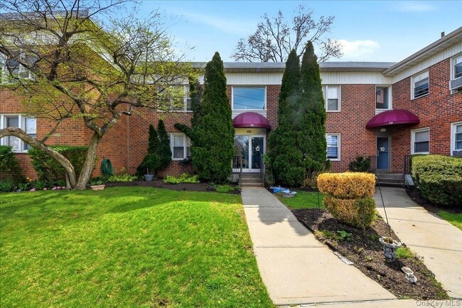 Building Photo - 12 Wainwright Ave