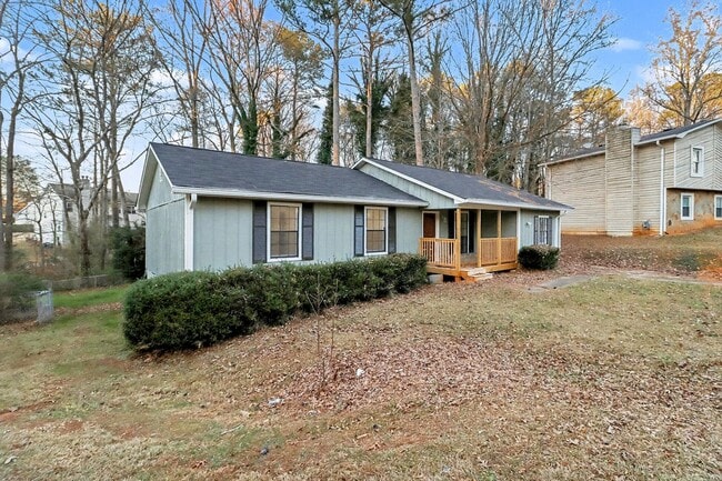Building Photo - Renovated 3 Bedroom 2 Bath Home