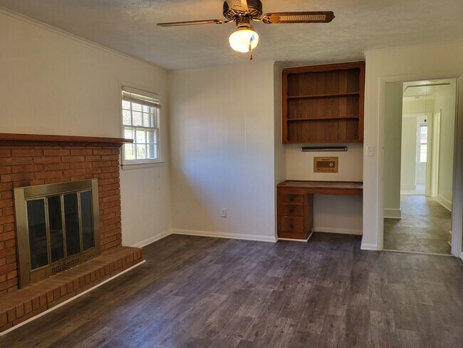 Building Photo - 3 bedroom in Coulwood