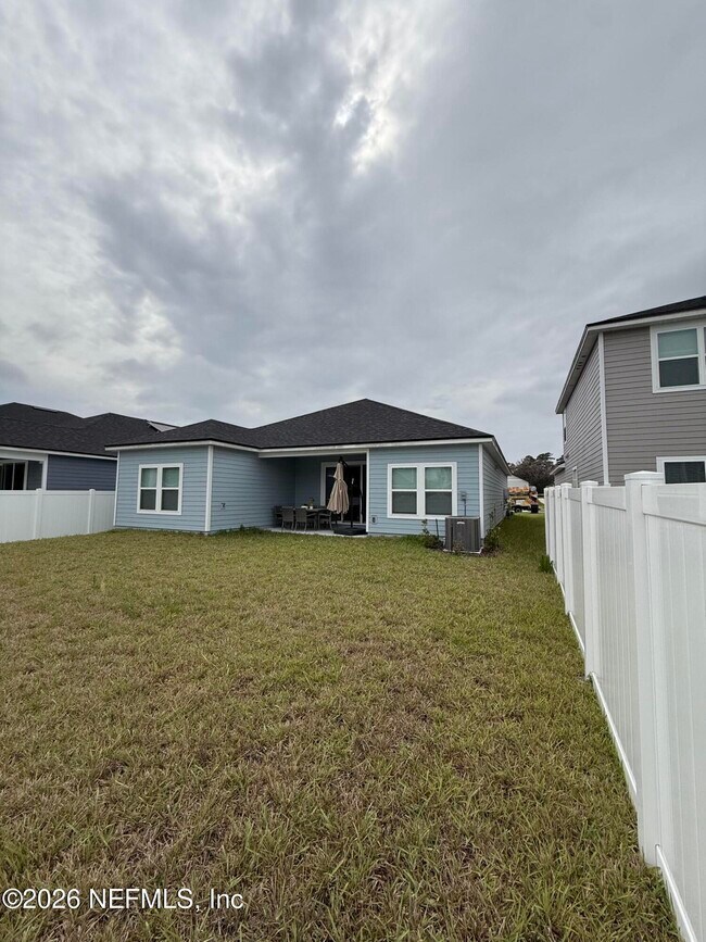 Building Photo - 2105 Featheredge Wy