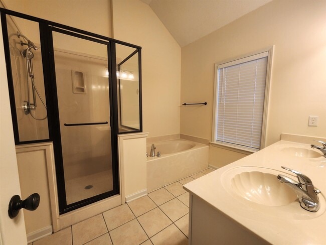 Building Photo - 9333 S Fairmont Cir