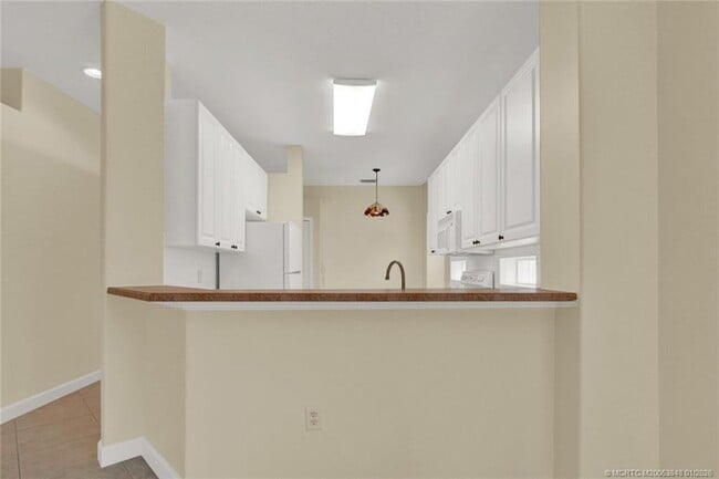 Building Photo - 3701 NW Willow Creek Dr