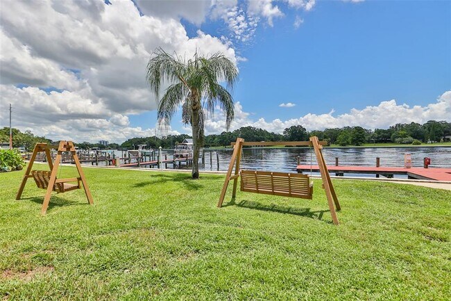 Primary Photo - 2424 W Tampa Bay Blvd