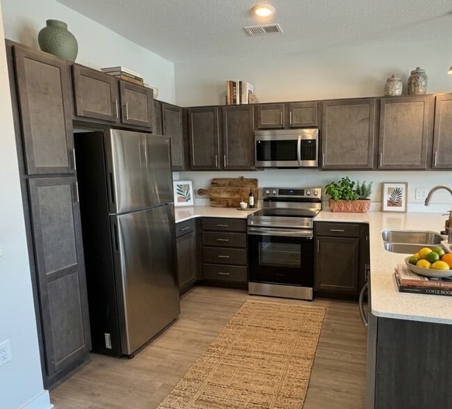 Emerald Kitchen - The Jade on Tremont