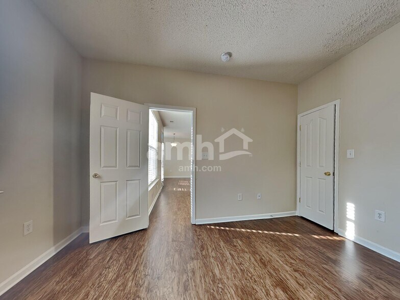 Building Photo - 6829 Ayrshire Glen Pl