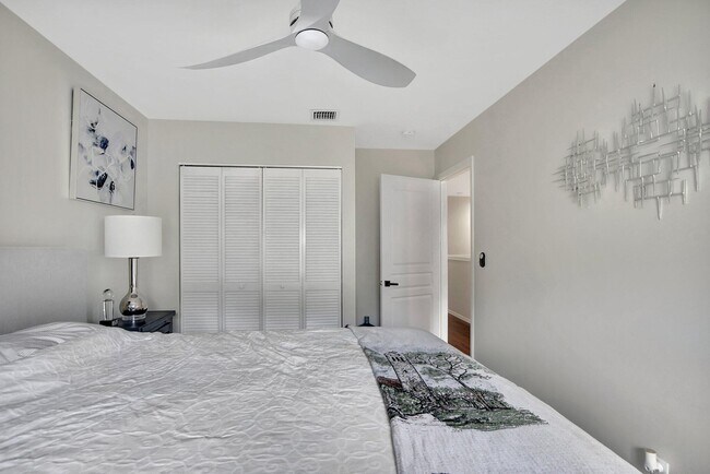 Building Photo - 5469 Grand Park Pl