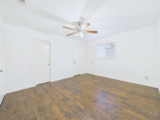 Building Photo - 1303 Hollow Creek Dr