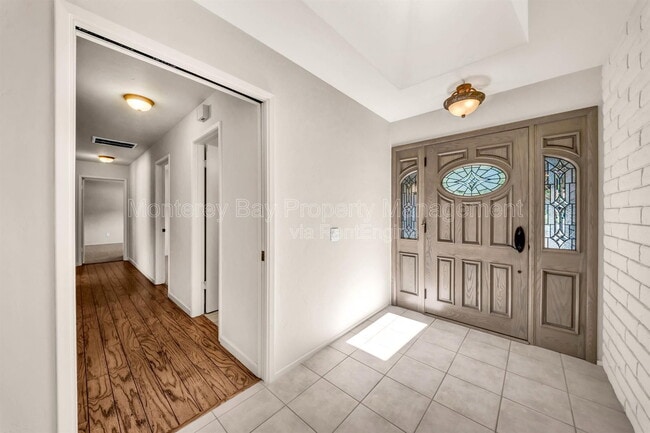 Building Photo - 10160 Sunstar Rd