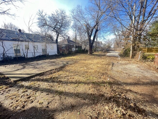 Building Photo - 2 Bed 1 Bath Springfield, MO