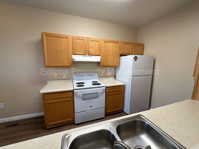 Building Photo - 2461-F 1/4 F 1/4 Rd