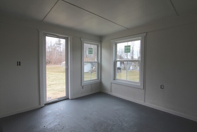 Building Photo - 126 Maxwell Ln