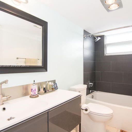 Building Photo - 1821 Jefferson Ave