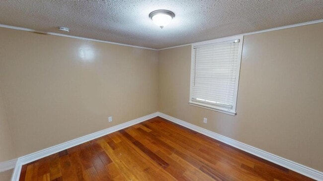 Building Photo - 110 Oakland Dr