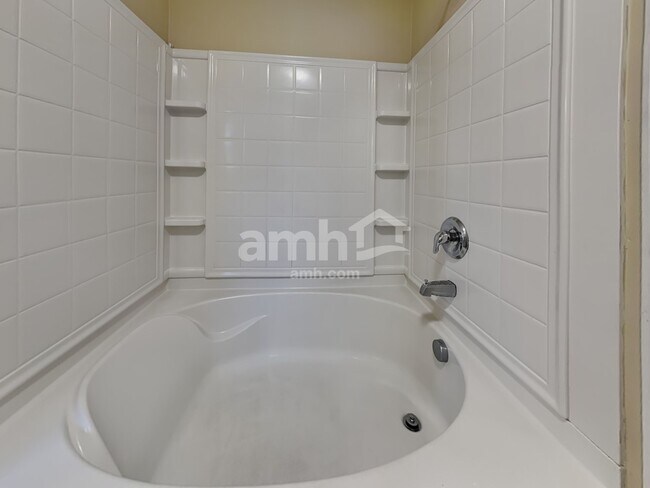 Building Photo - 117 Roseberry Cir