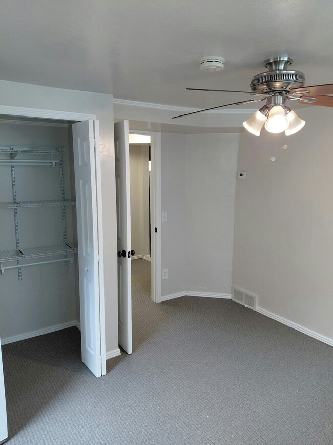 Building Photo - 520 E 300 S