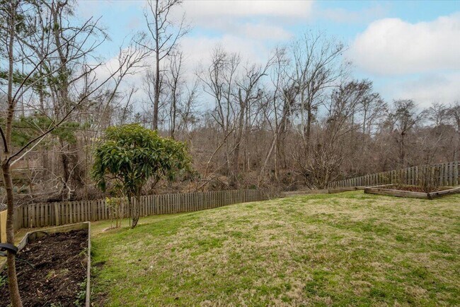 Building Photo - 1661 Jamestown Ave