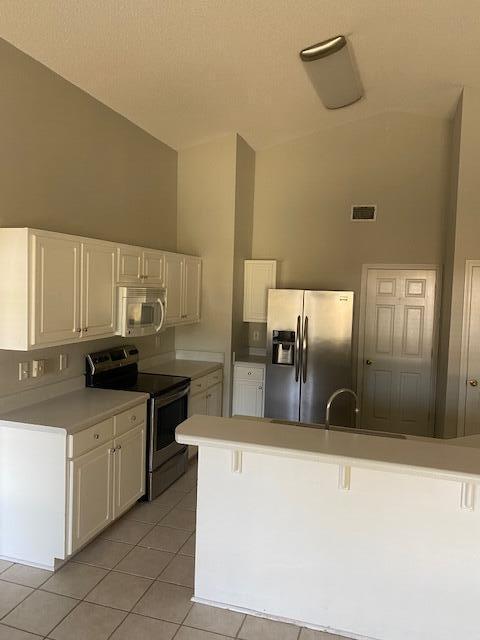 Building Photo - 8045 Hartington Dr