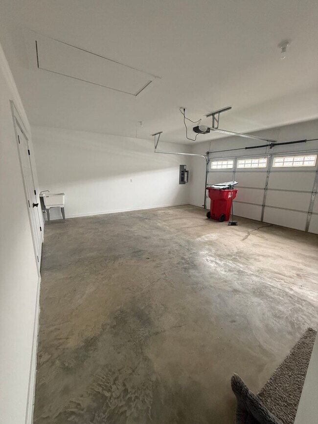 Building Photo - 3 Bedroom, 3 Bathroom - Shippensburg, PA!