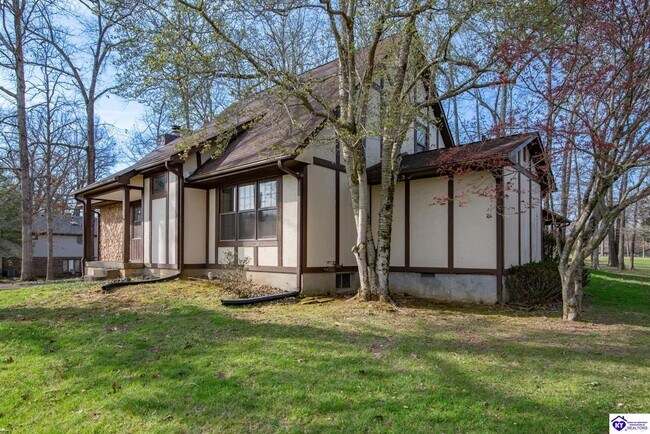Building Photo - 697 St Andrews Rd
