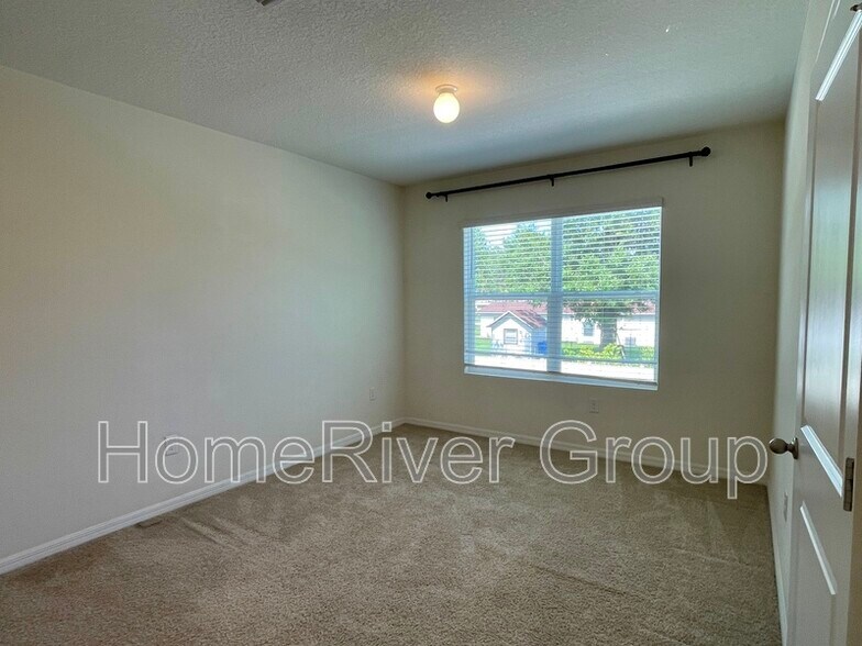 Building Photo - 9232 Watolla Dr