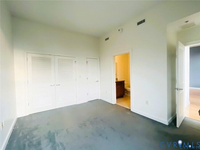 Building Photo - 230 N 6th St