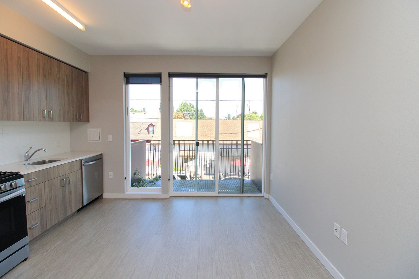 Building Photo - 1280 SE Nehalem St