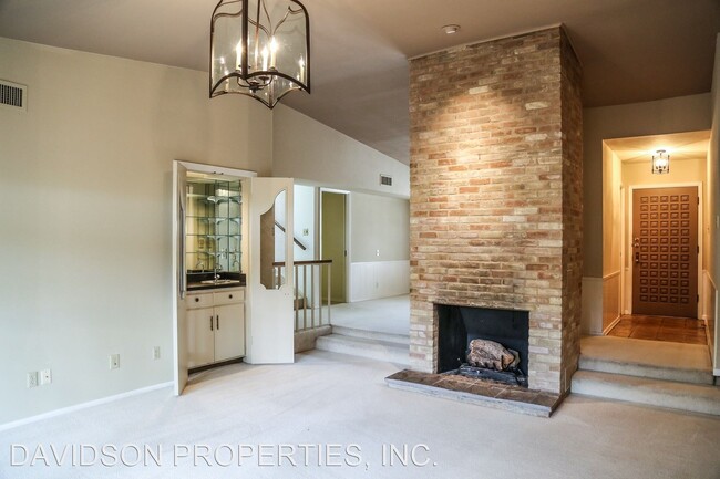 Building Photo - 2 br, 2.5 bath House - 16 Gallery Court