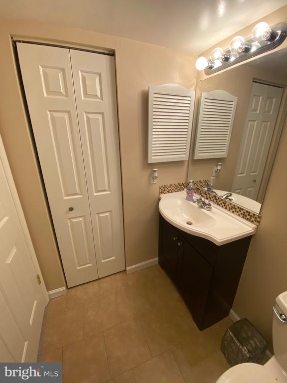 Building Photo - 5833 Orchard Hill Ct