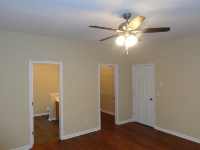 Building Photo - 602 Glenties Dr