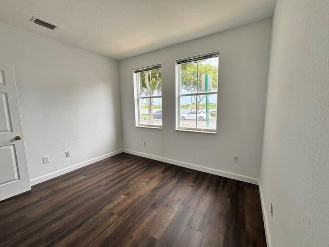 Building Photo - 15503 SW 40th St