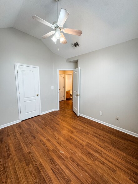 Building Photo - 107 Barley Pl