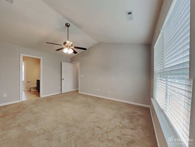 Building Photo - 4312 Houldsworth Dr