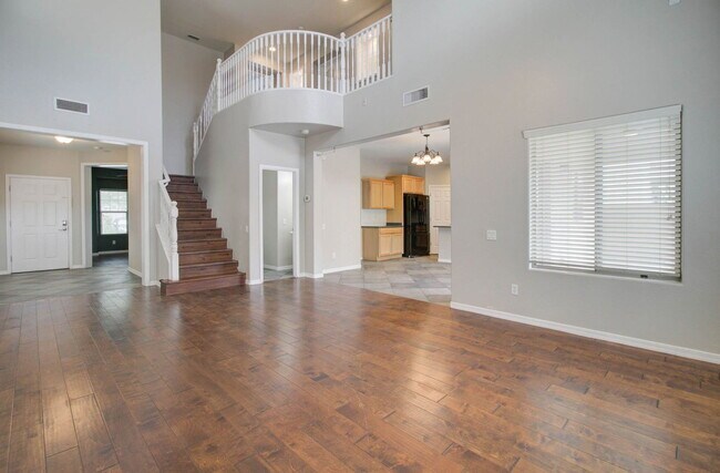 Building Photo - 2143 W Marconi Ave