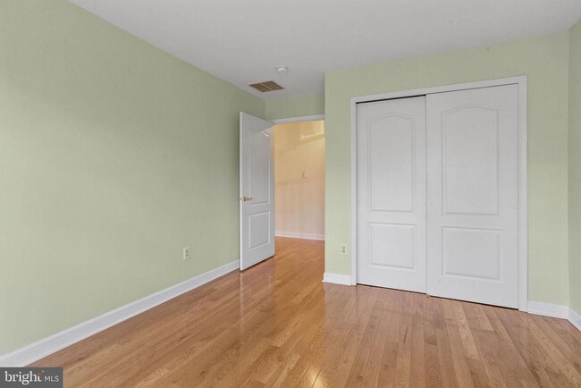 Building Photo - 210 Bullock Dr