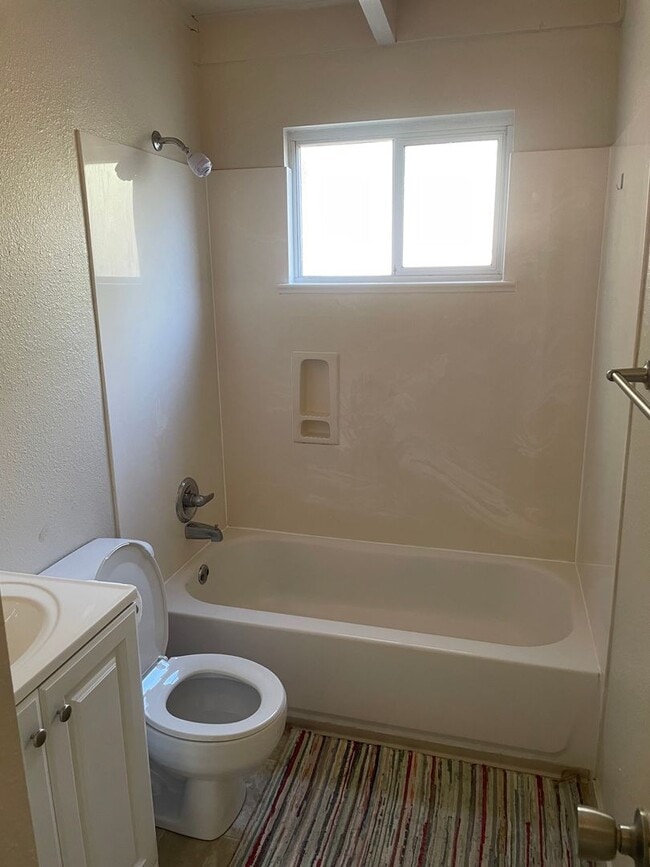 Building Photo - Charming Pet Friendly 3-Bedroom in Quiet Cul-de-sac-$750 OFF FIRST MONTH'S RENT!!!