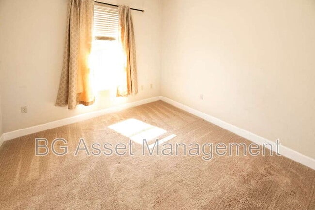 Building Photo - 1240 Sonata Dr