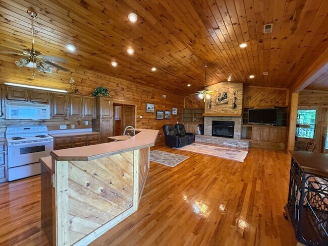 Building Photo - 3850 Ravens Den Way