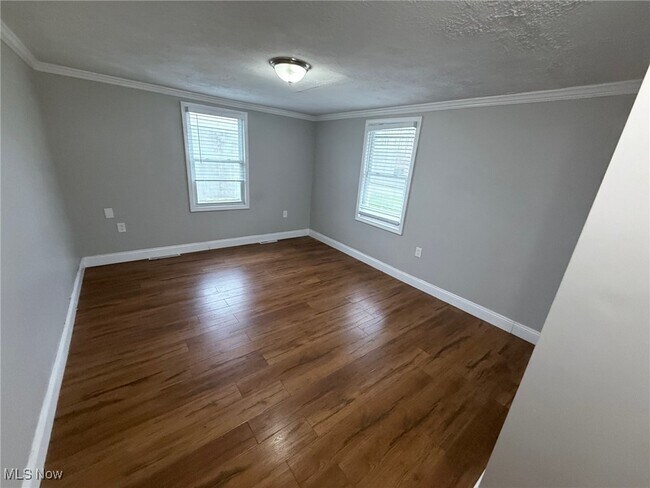 Building Photo - 33520 Bainbridge Rd