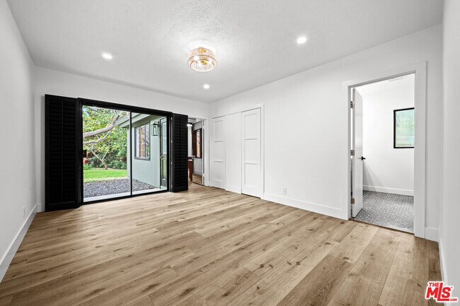 Building Photo - 1027 Acanto Pl