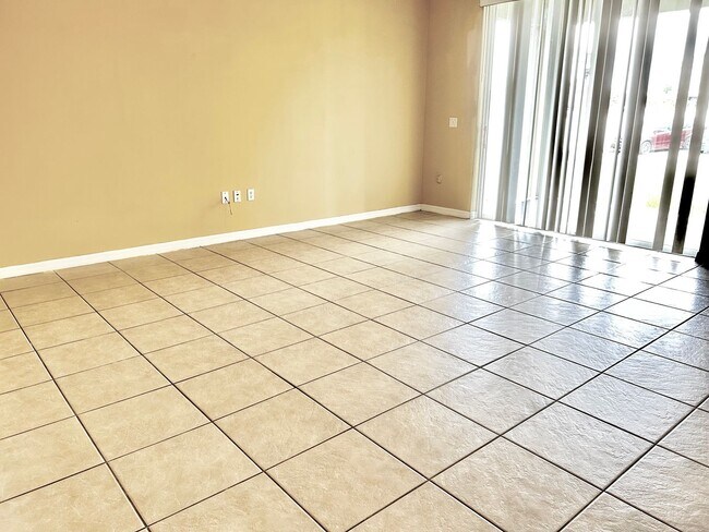 Building Photo - Beautiful Home in Parkview at Lake Shore