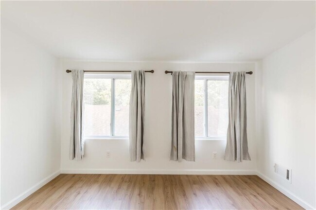 Building Photo - 1170 Niles Ave NW