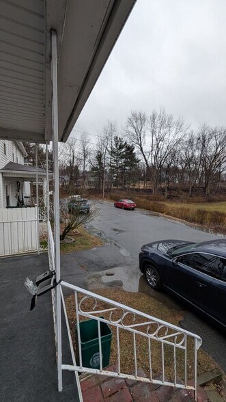 Building Photo - 20 1/2 Rock St