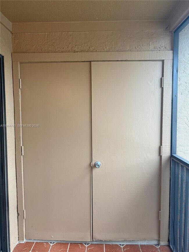 Building Photo - 15581 SW 104th Terrace