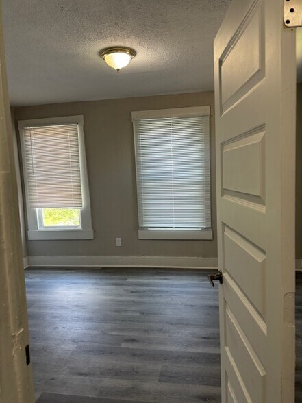 Building Photo - 2199 E 74th St