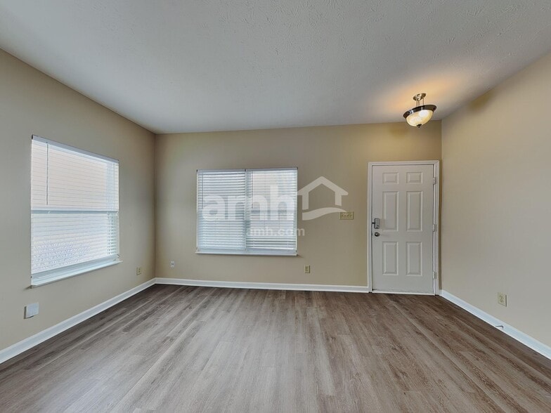 Building Photo - 8036 Chesterhill Way